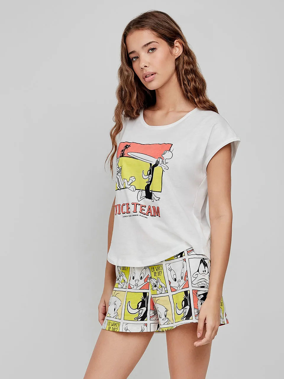Pigiama Gisela 2/20274S taglia S da donna, completo corto con canottiera Looney Tunes e pantaloncini stampati regolabili con fiocco.