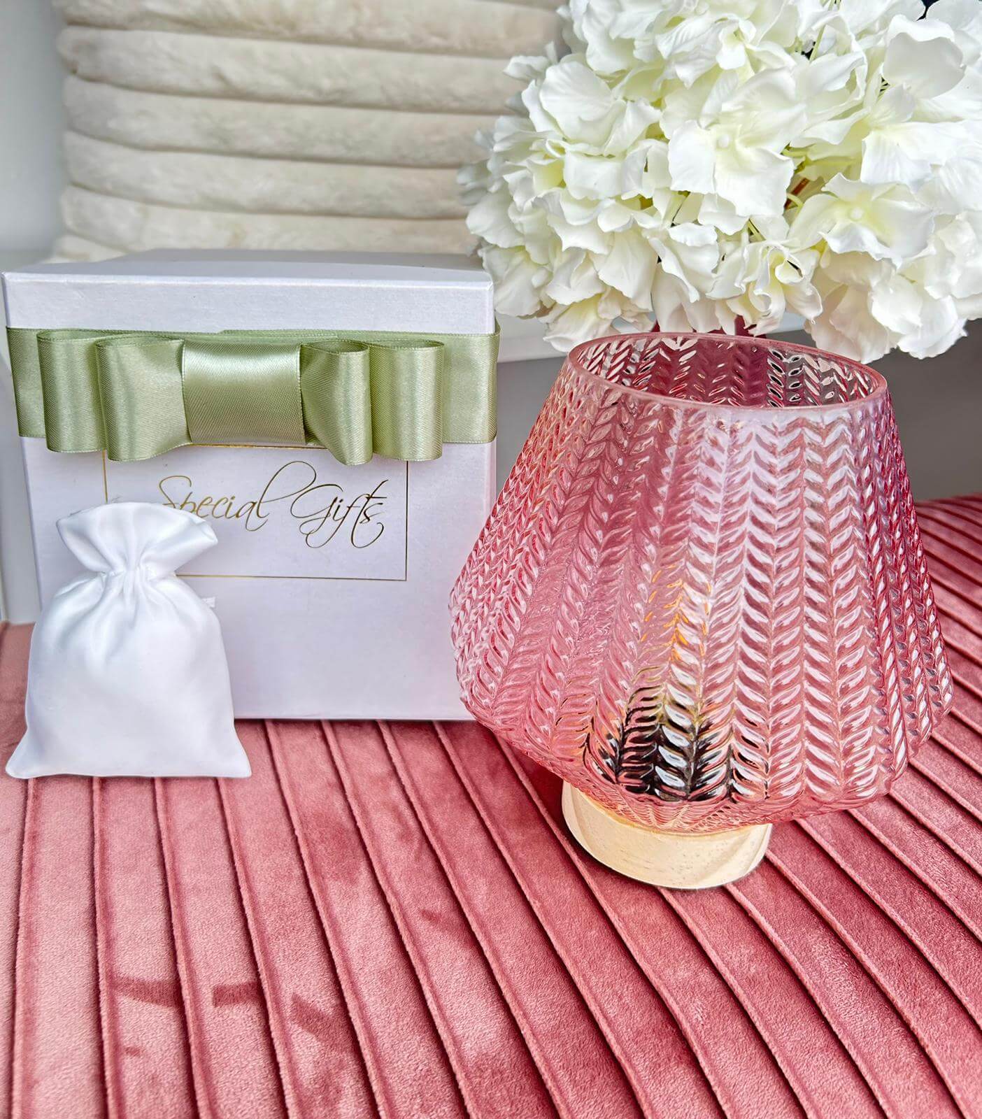 Lampada rosa Special Gifts in vetro e legno, bomboniera elegante 12,5x18 cm con scatola regalo. Perfetta per matrimonio, anniversario, eventi speciali.