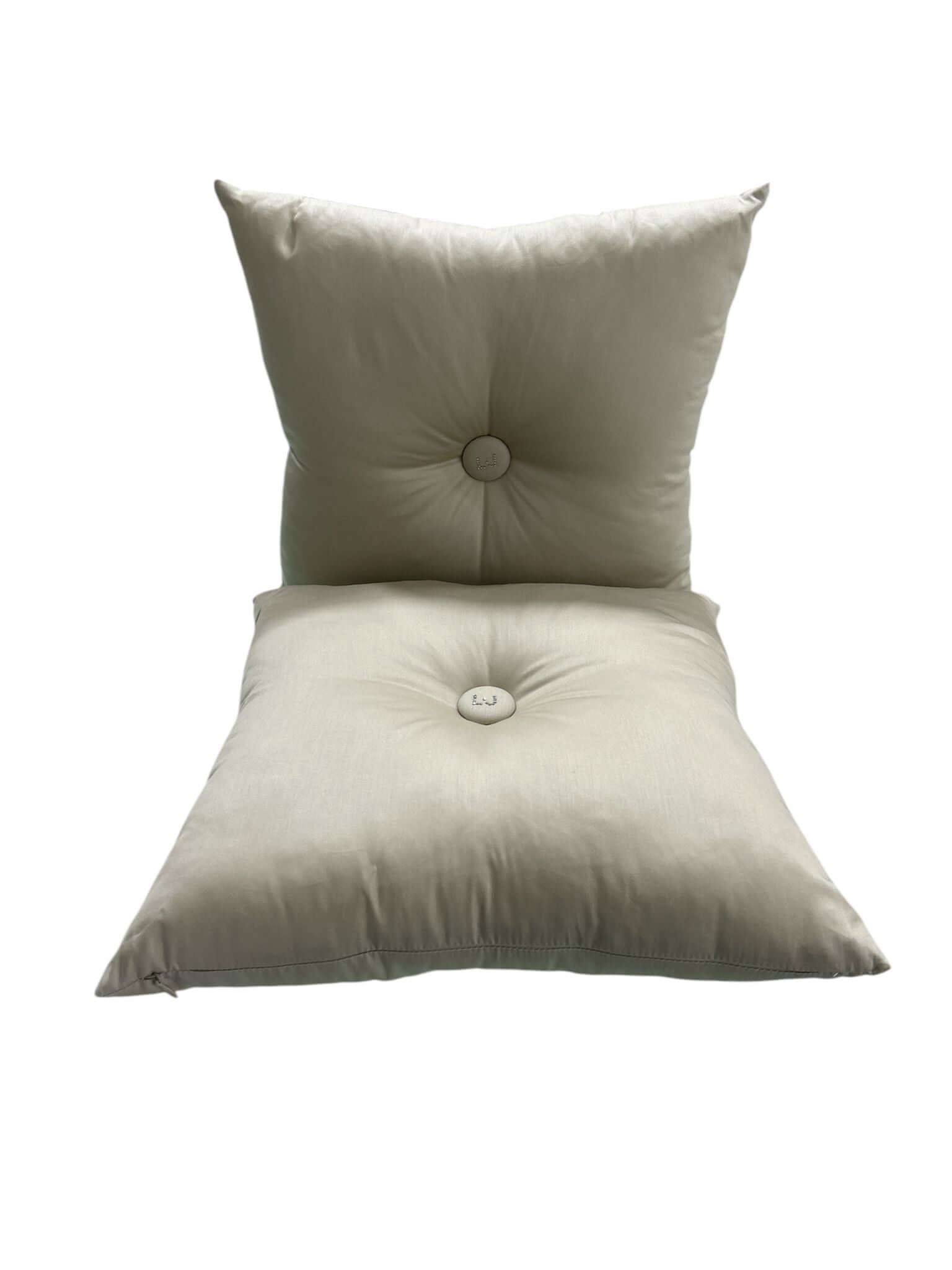 Cuscino arredo Liu Jo 40x40 cm in raso di cotone con bottone centrale decorativo, elegante e Made in Italy.