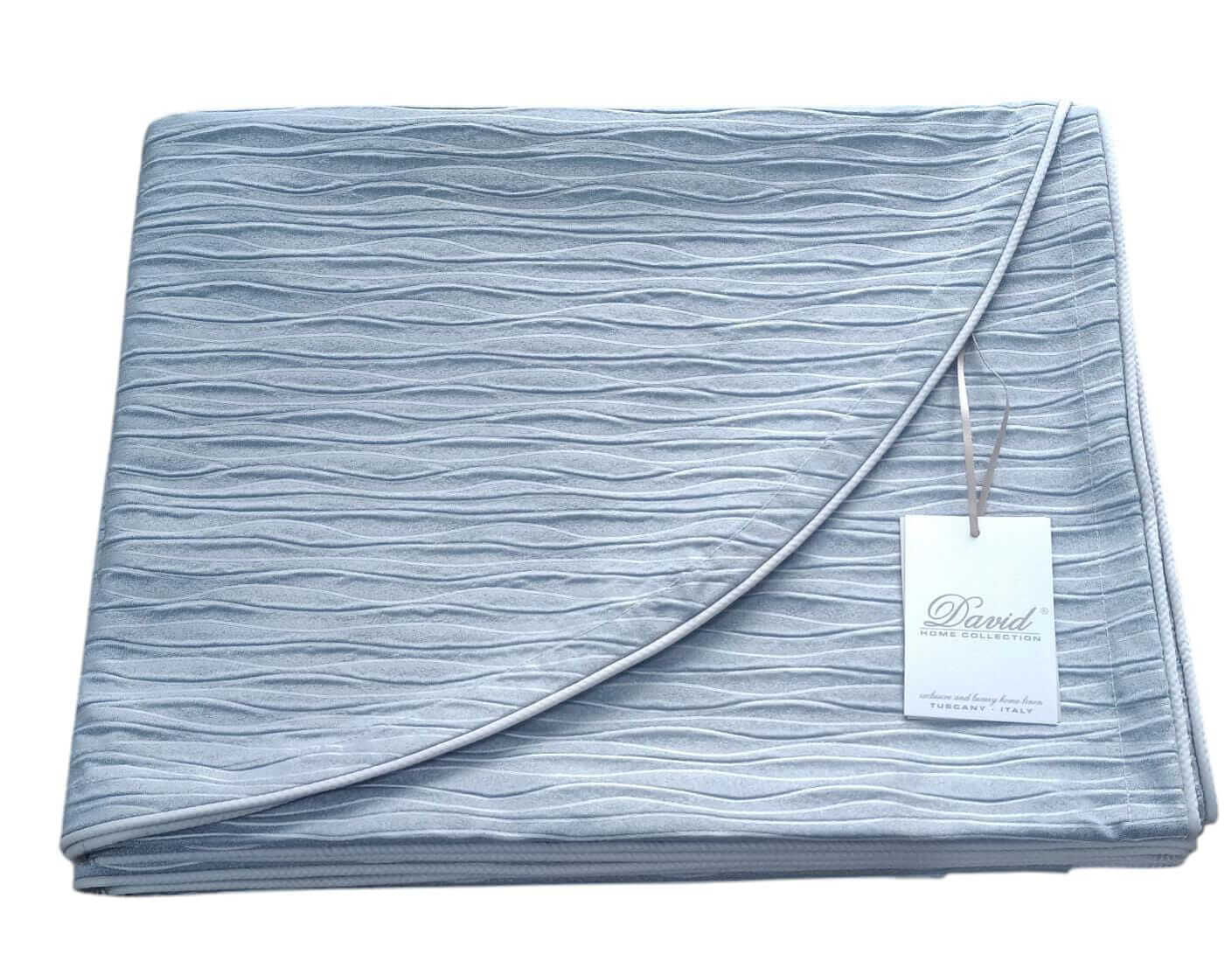 Copriletto matrimoniale David Marea 270x270 cm, tessuto jacquard effetto onde, colore Avio, elegante e Made in Italy
