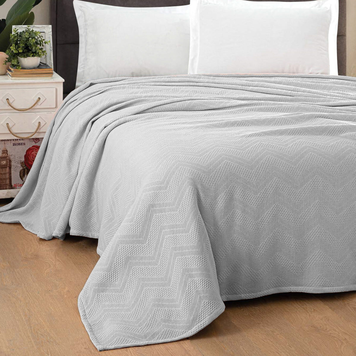 Copriletto singolo Maestri Cotonieri Zig Zag, misura 170x270 cm, 100% cotone, design geometrico moderno, tessuto Made in Italy.