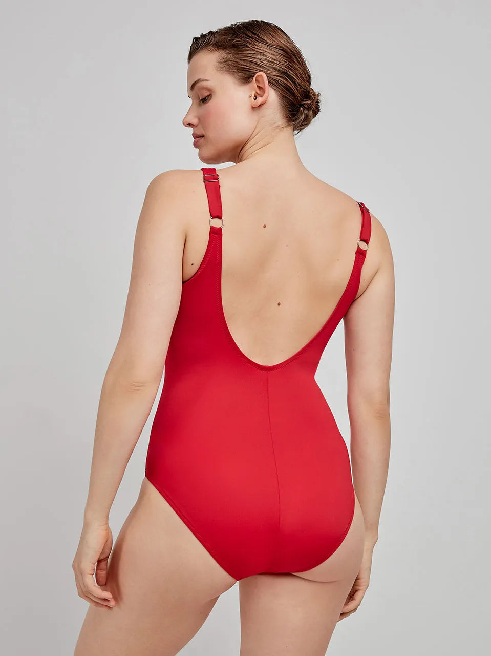 Costume intero Gisela 2/30227U taglia 48, effetto contenitivo senza ferretto con foam, nodo sullo scollo, spalline regolabili, tessuto elasticizzato.