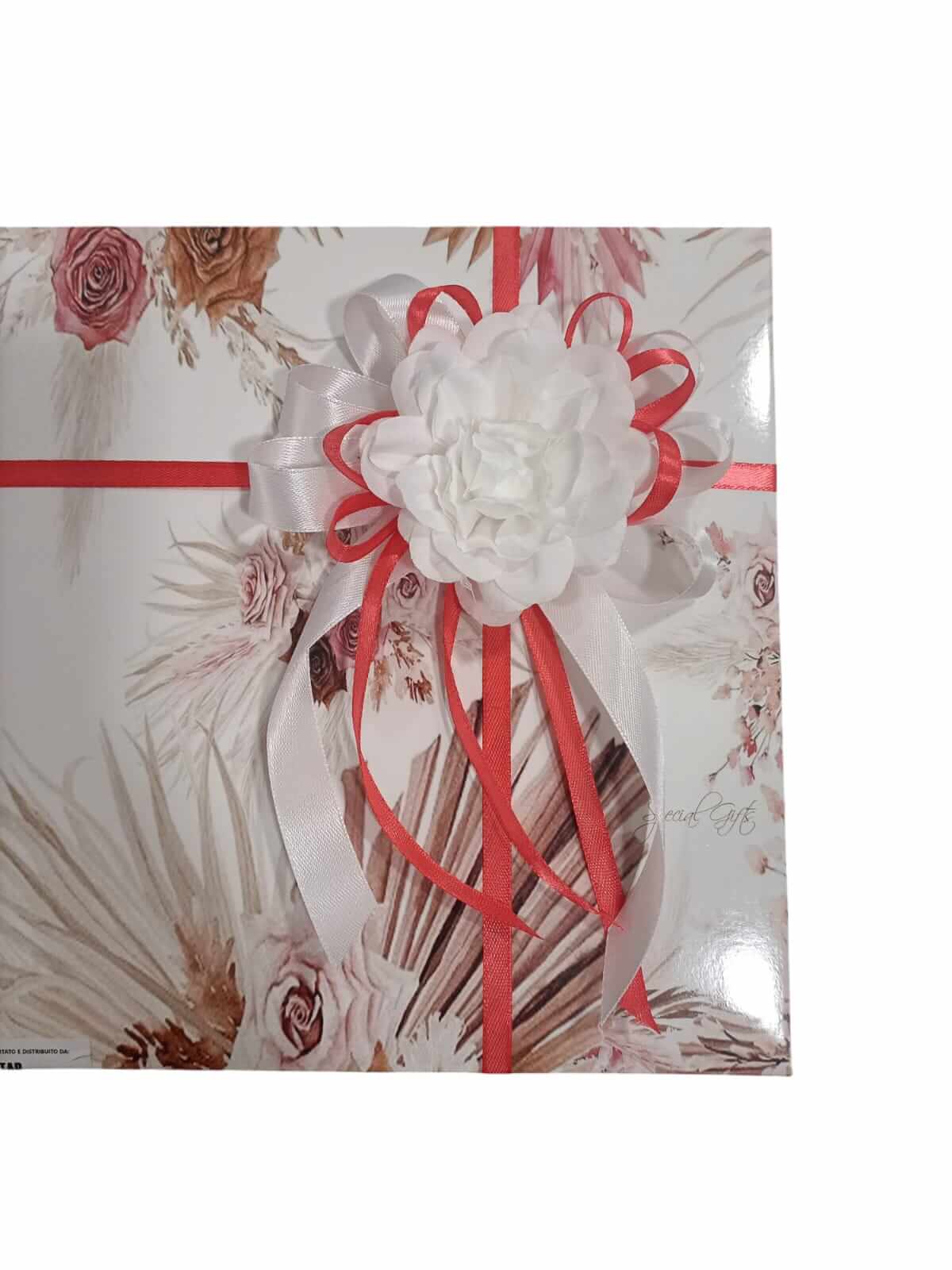 Confezione regalo personalizzata con fiore decorativo e nastro a scelta, eleganza su misura per ogni evento