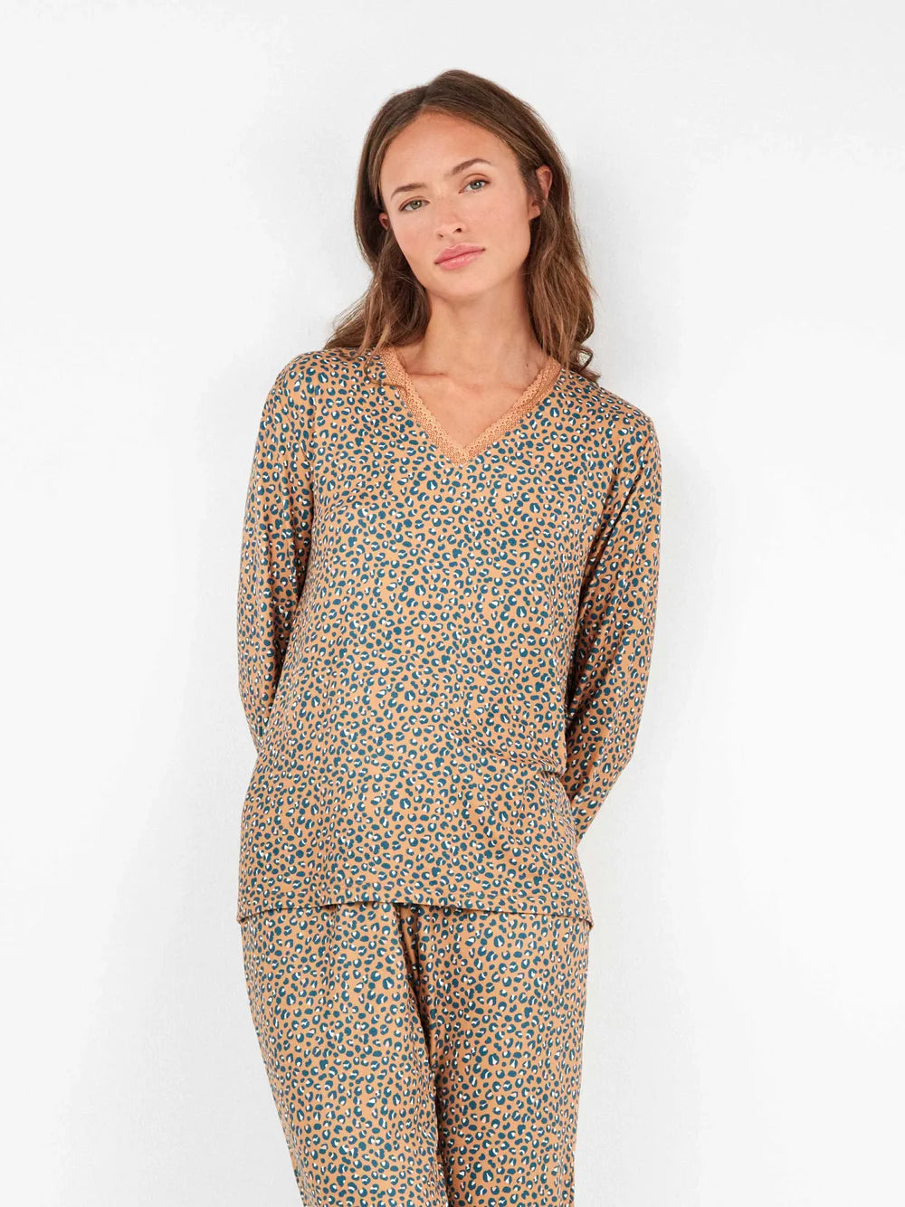 Pigiama Donna Gisela 2/20308S – Stampa Animalier con Dettaglio Pizzo