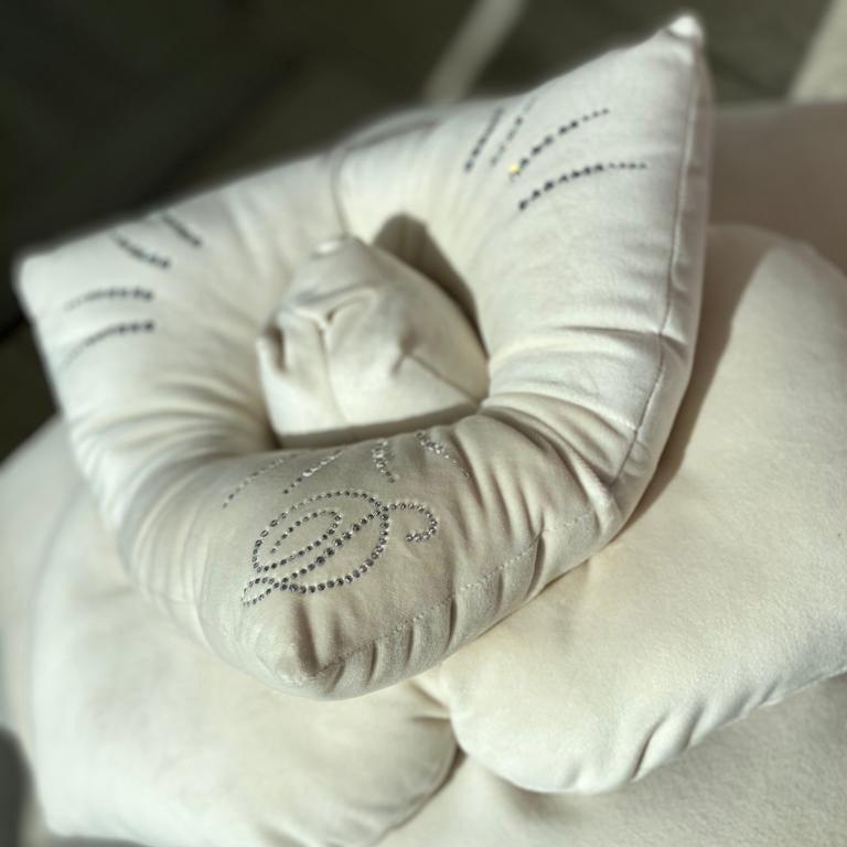 Cuscino arredo David Rosa 40x40 cm in velluto jacquard panna con cifra D in cristalli, stile damasco raffinato Made in Italy