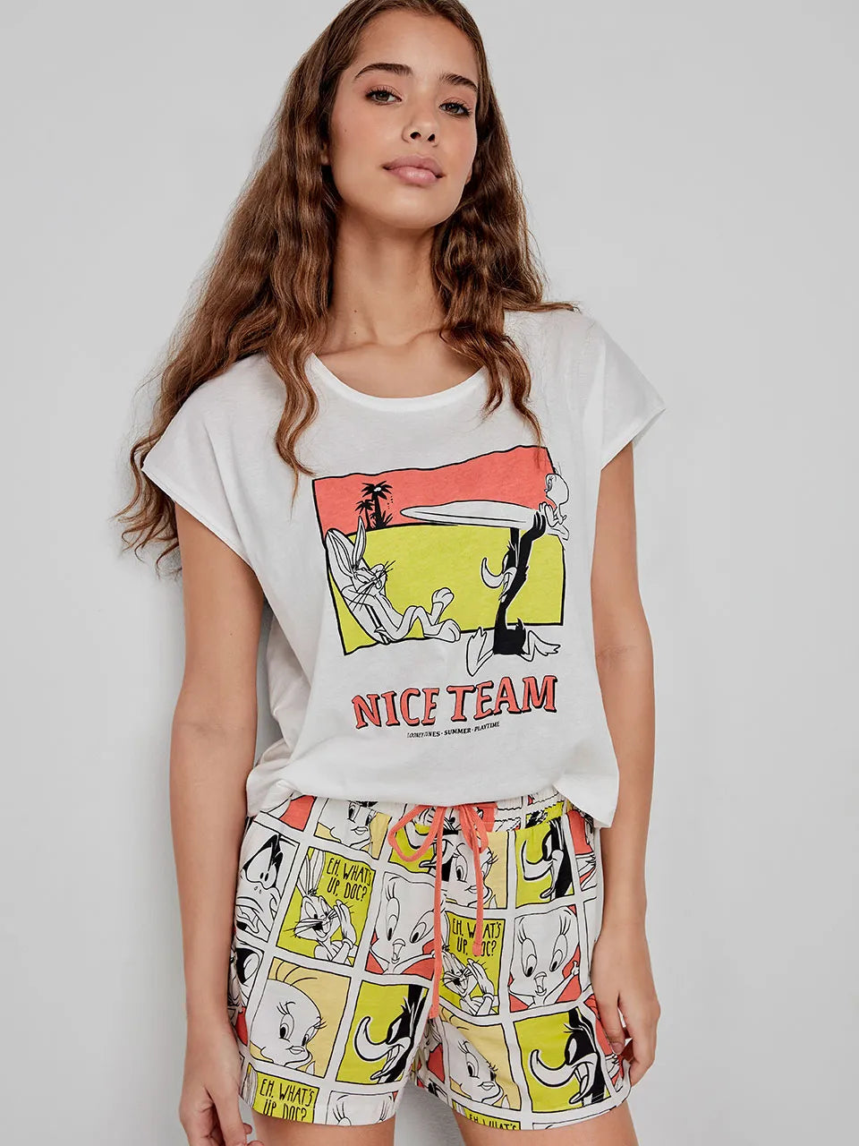 Pigiama Gisela 2/20274S taglia S da donna, completo corto con canottiera Looney Tunes e pantaloncini stampati regolabili con fiocco.