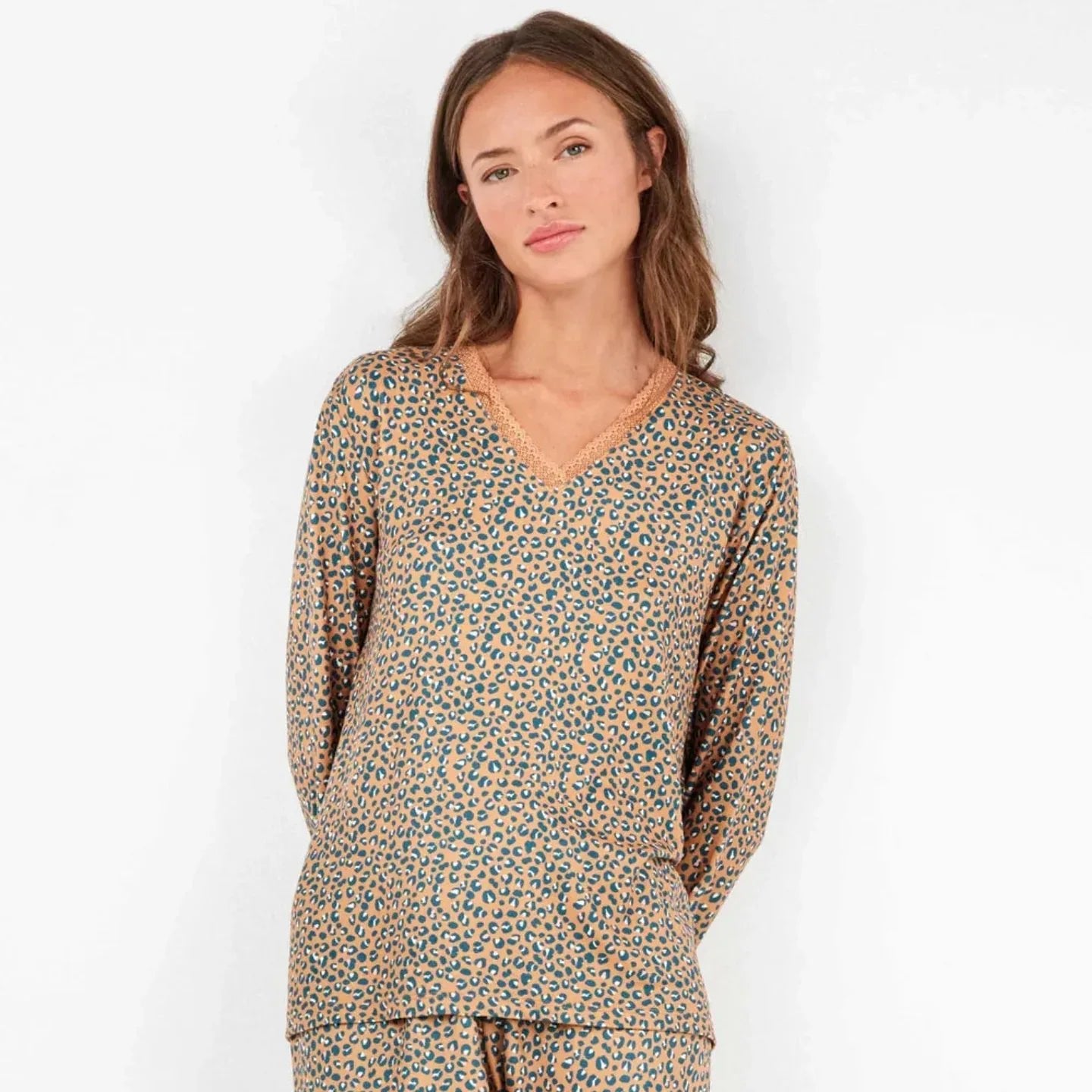 Pigiama Donna Autunno/Inverno Gisela 2/20308S – Stampa Animalier con Dettaglio Pizzo - The King Luxury