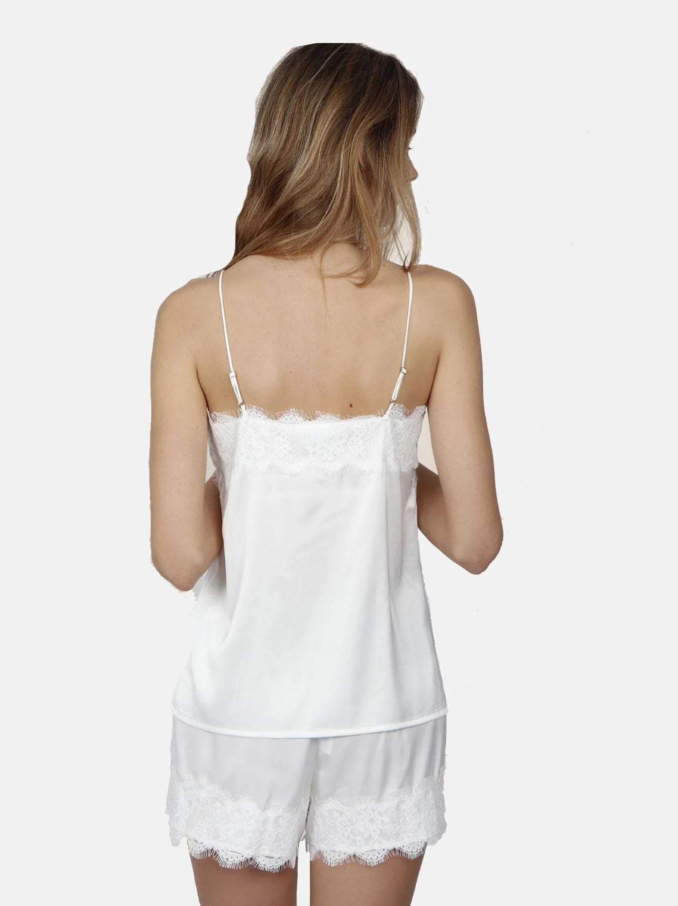 Baby Doll Admas 50925: completo top e culotte donna in tessuto morbido, colore avorio, stile elegante e raffinato.