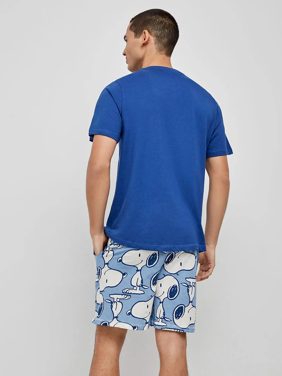 Pigiama uomo Gisela 2/20284S taglia M, completo corto con maglietta Snoopy e pantaloncini con elastico, perfetto per la primavera/estate.