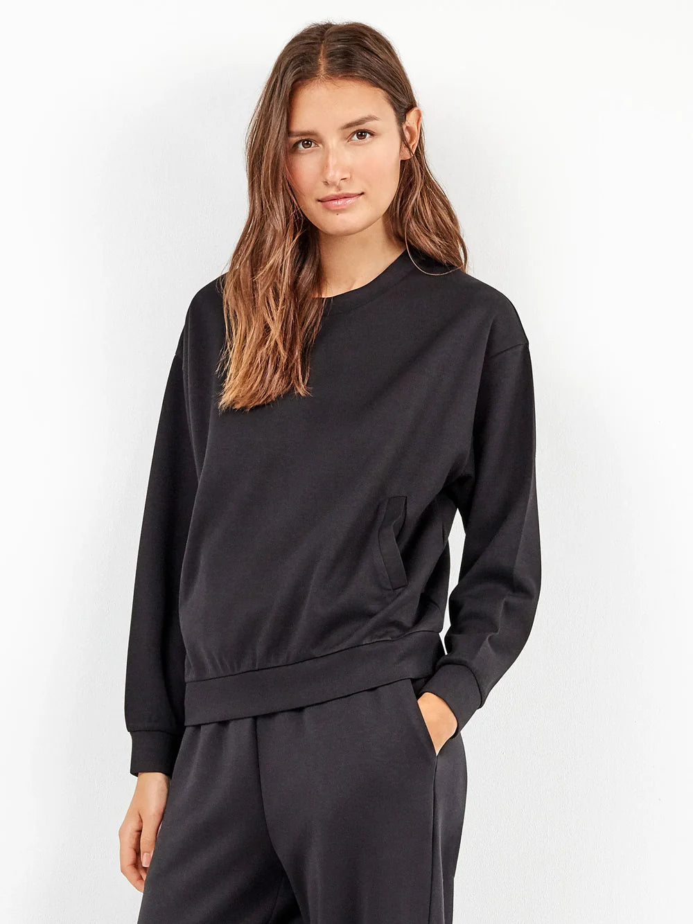 Pigiama Tuta Donna Gisela 2/70004TB – Felpa Crop e Pantalone Soft Touch Nero