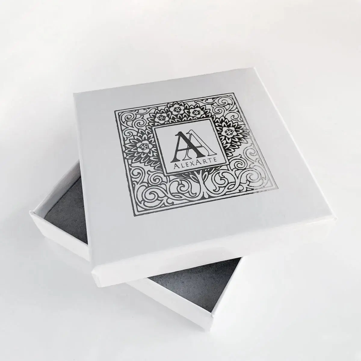 Collana Velvet Galassia Alexarte, taglia unica, design ispirato all’universo, cristalli e placcatura in metalli nobili, rifinita a mano, confezione elegante Made in Italy.