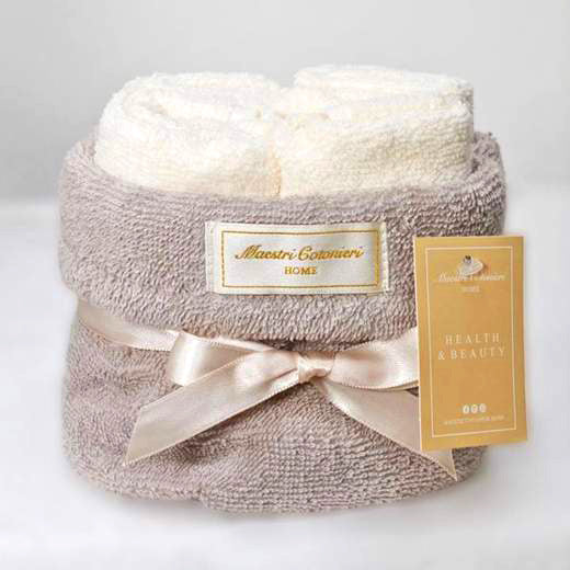 Set lavette Maestri Cotonieri 30x30 in spugna con cestino decorativo, accessorio bagno raffinato.
