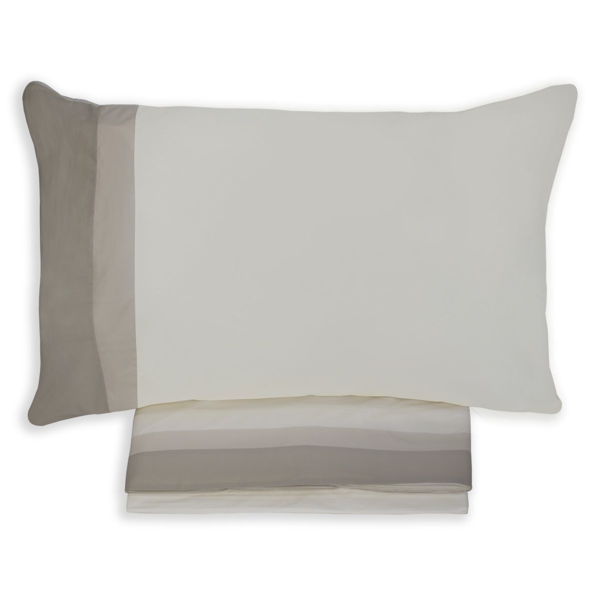 Completo lenzuola matrimoniale Vomero in puro cotone con lenzuolo sopra, sotto con angoli e due federe, stile moderno e produzione Made in Italy.