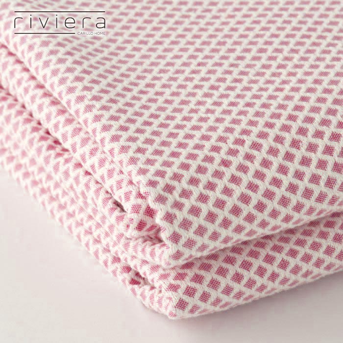 Copriletto Riviera Sahara matrimoniale, misura 260x270 cm, in puro cotone matelassé, con design sobrio ed elegante, prodotto Made in Italy.