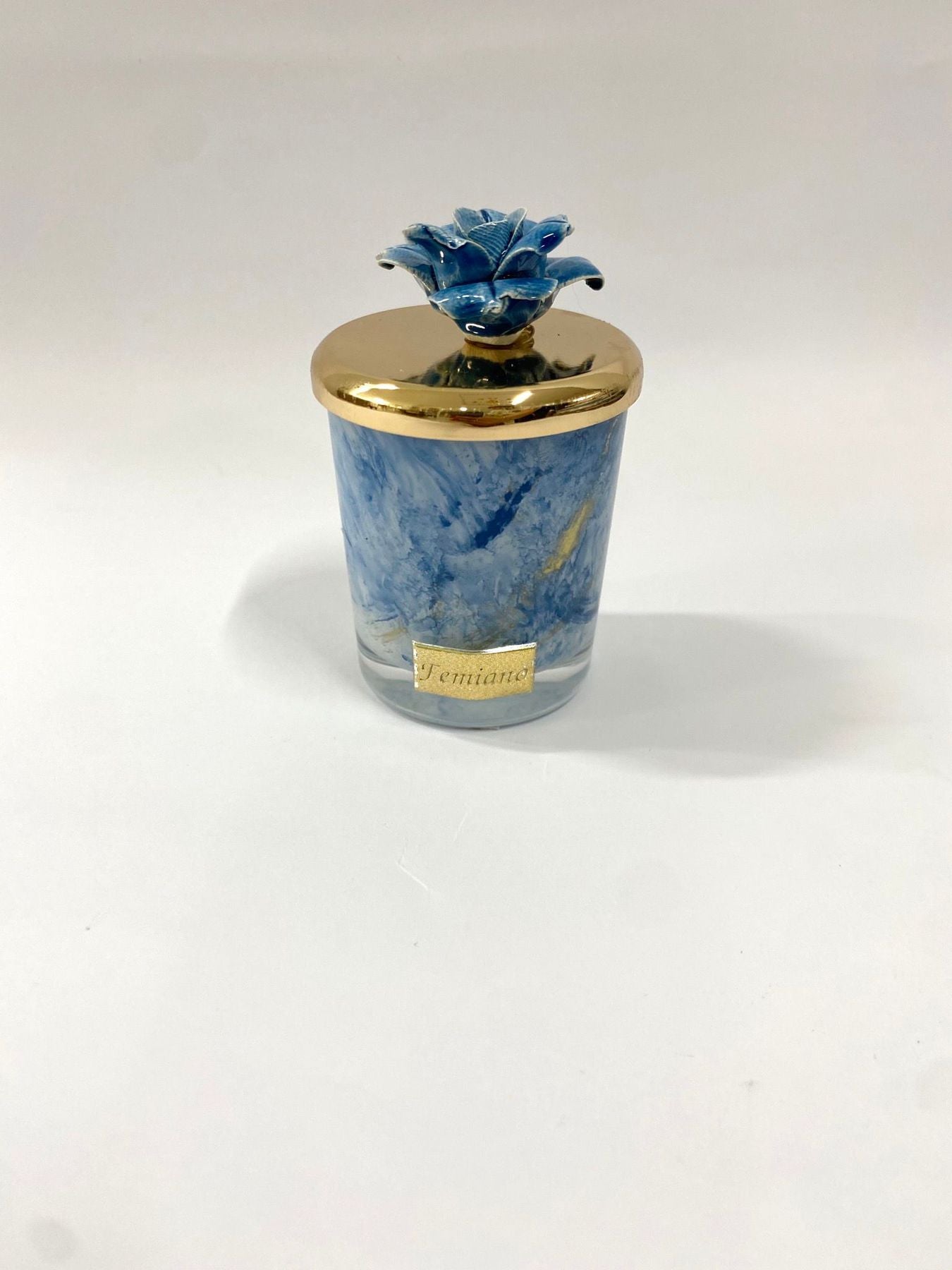 Candela Femiano in marmo Ocean con rosa in ceramica, 9x6 cm, bomboniera elegante realizzata a mano in Italia