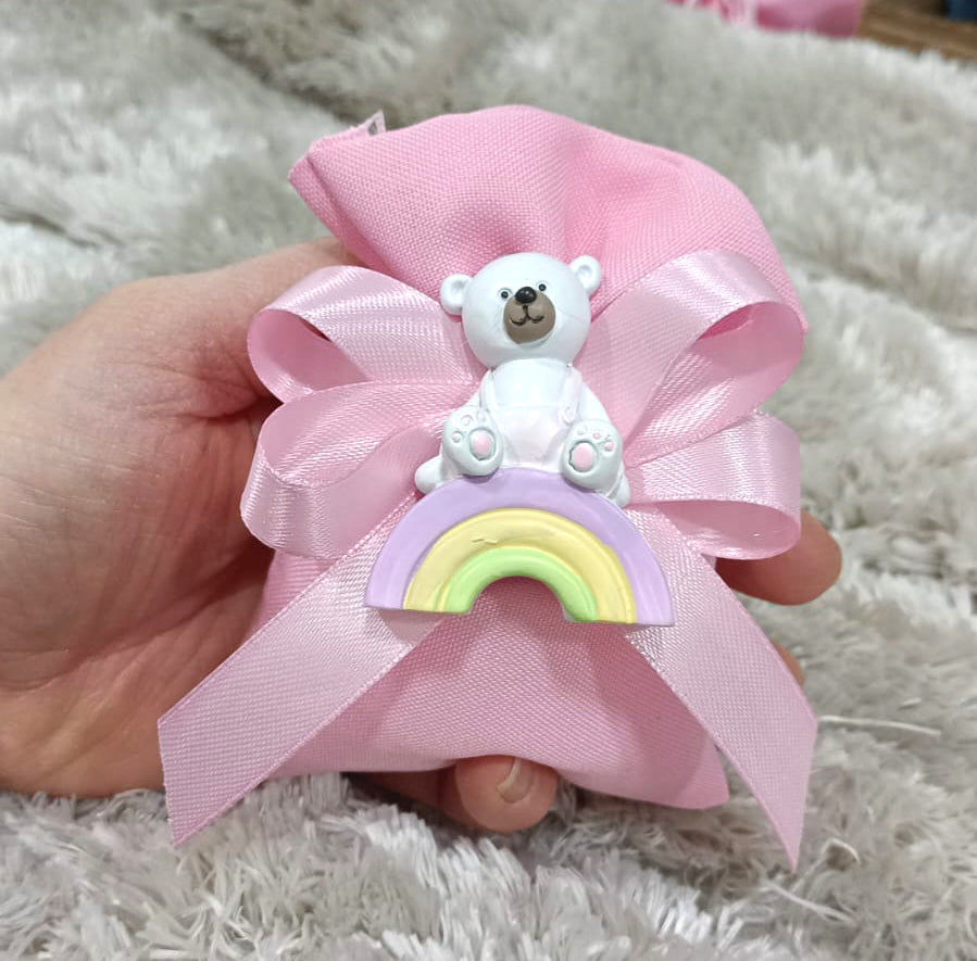 Magnete resina orsetta su arcobaleno Nascita Bimba