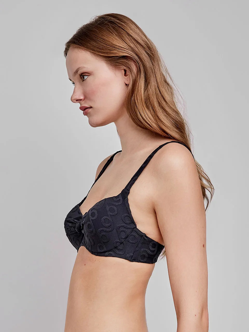 Bikini Gisela 2/30188BT taglia M/3, top con ferretto e imbottitura, slip alto regolabile, stampa geometrica, stile elegante e contenitivo.