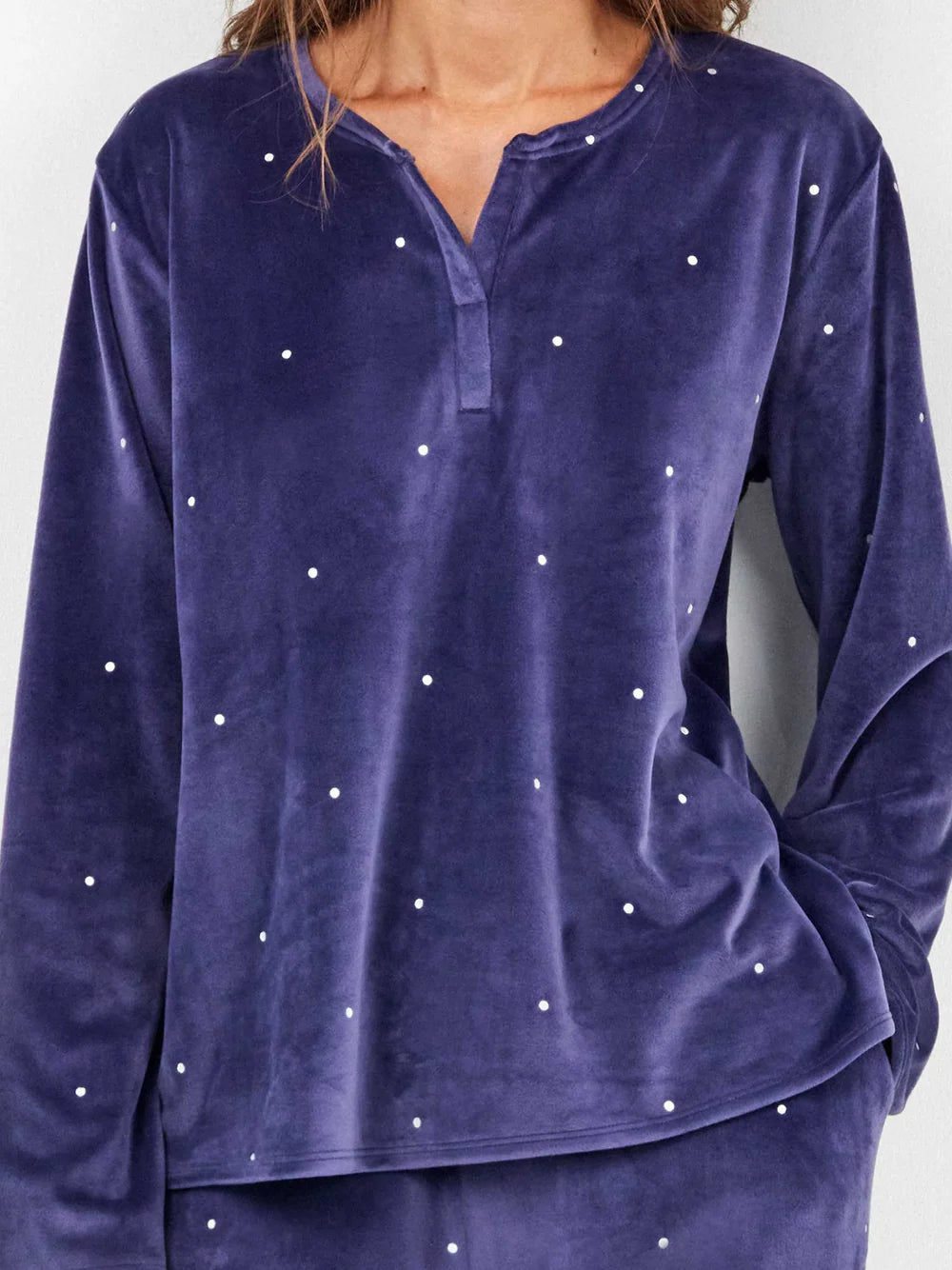 Pigiama Donna Gisela 2/20316S – Set in Pile Elasticizzato con Pois Dorati/Argentati