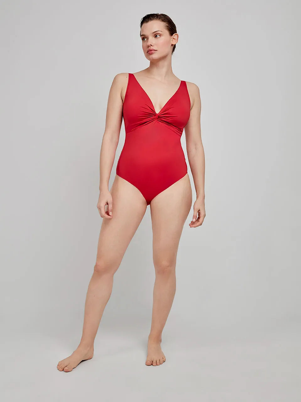 Costume intero Gisela 2/30227U taglia 48, effetto contenitivo senza ferretto con foam, nodo sullo scollo, spalline regolabili, tessuto elasticizzato.