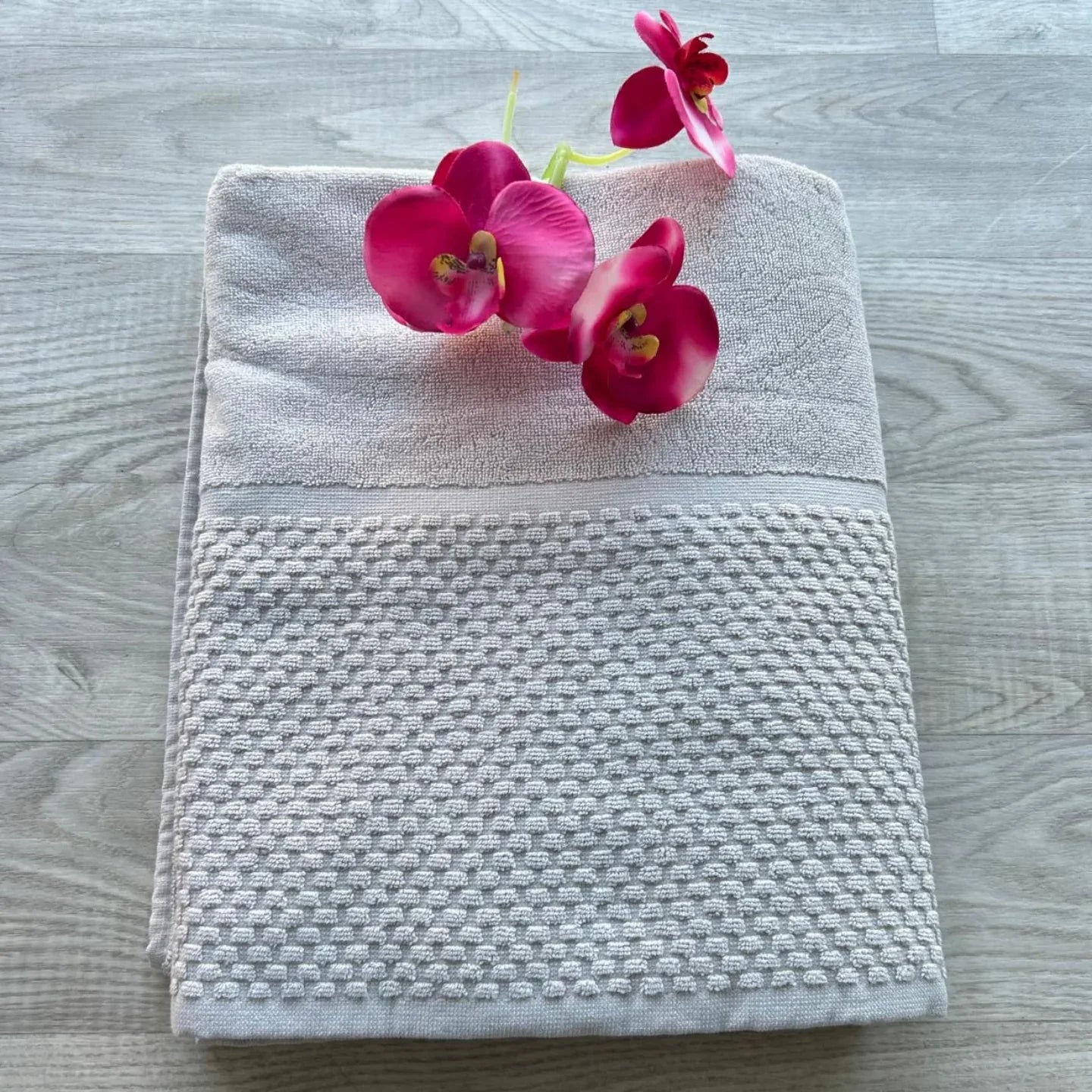 Telo Bagno Check Via Roma 60 – Spugna di Cotone Extra Soffice 100x150 cm - The King Luxury